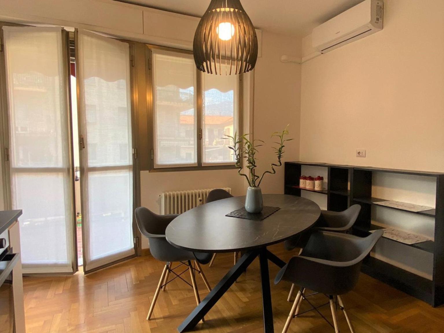 The Little Duck - Modern Apartment With Balcony Комо Экстерьер фото