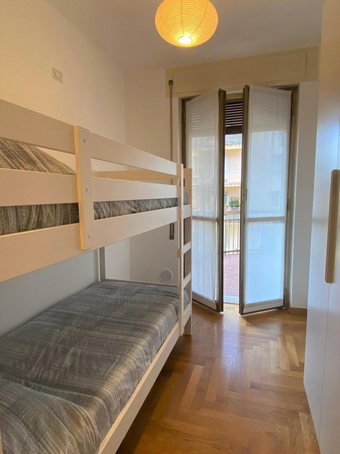 The Little Duck - Modern Apartment With Balcony Комо Экстерьер фото