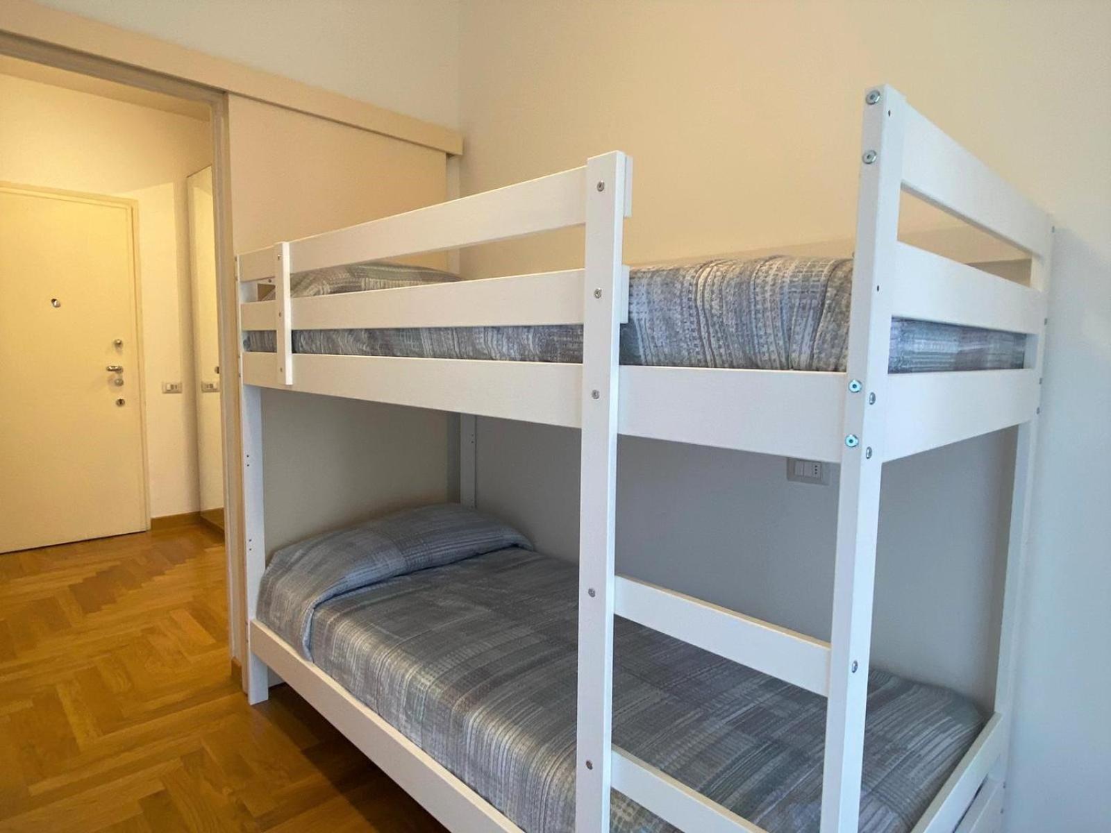 The Little Duck - Modern Apartment With Balcony Комо Экстерьер фото