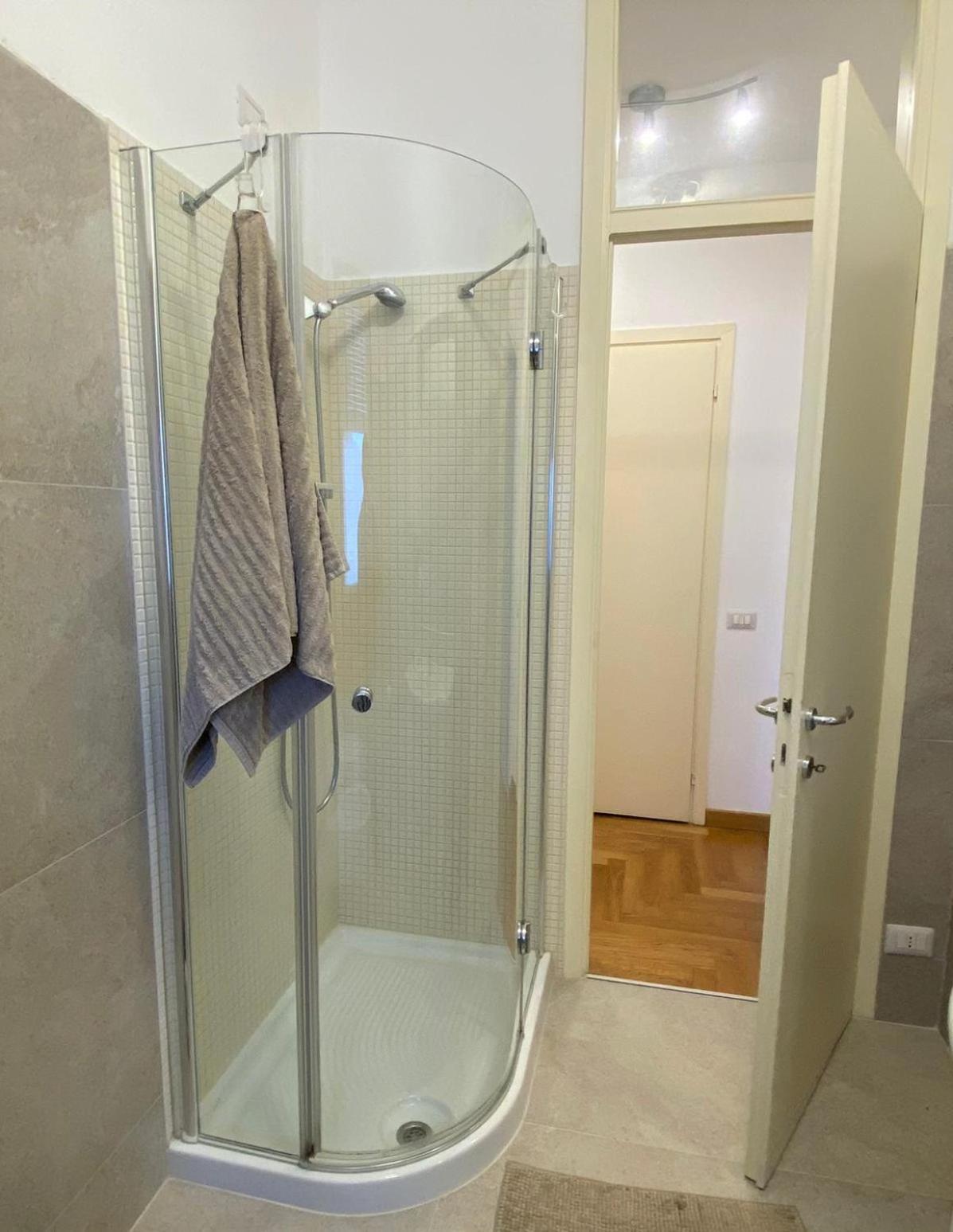 The Little Duck - Modern Apartment With Balcony Комо Экстерьер фото