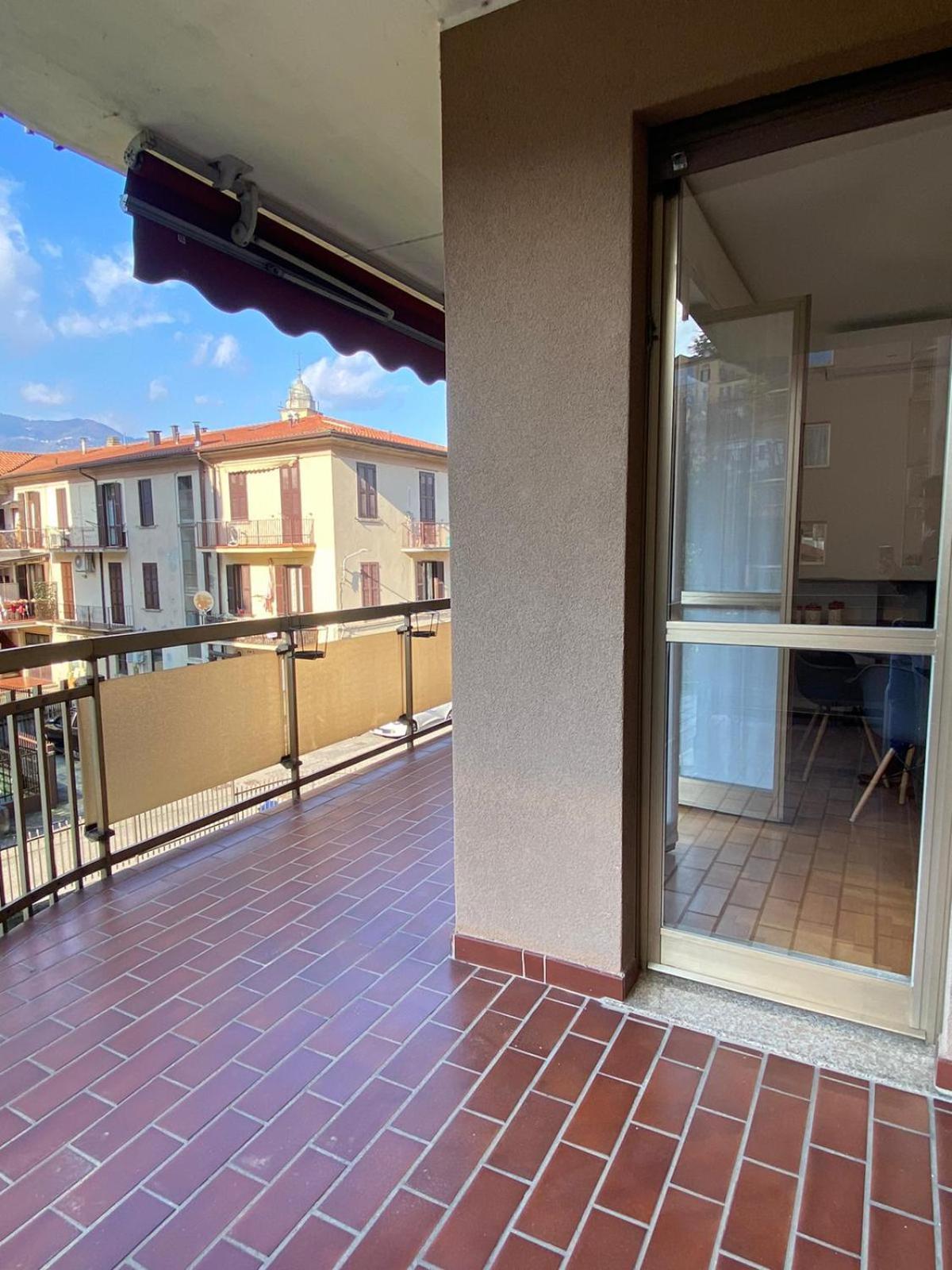The Little Duck - Modern Apartment With Balcony Комо Экстерьер фото